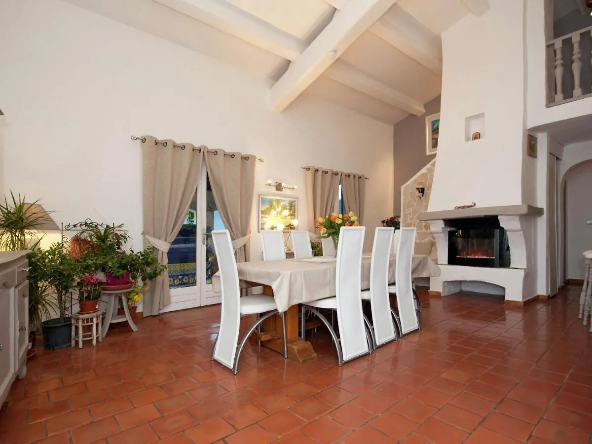 Beautiful Holiday Home With Private Pool Bagnols-en-Foret